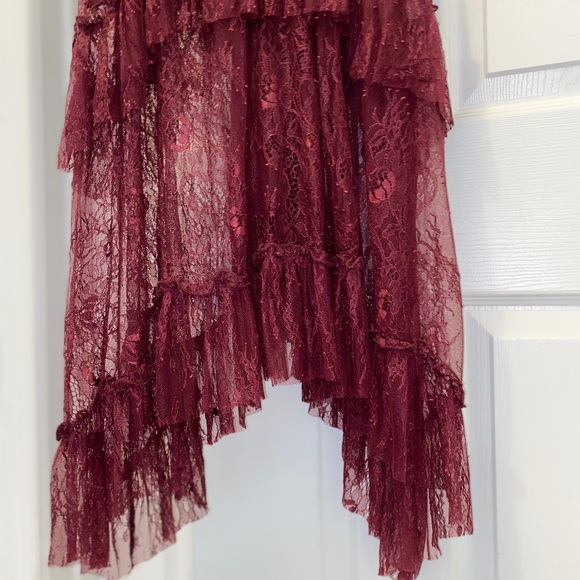 Asymmetrical lace dress brand new - Picture 3 of 5